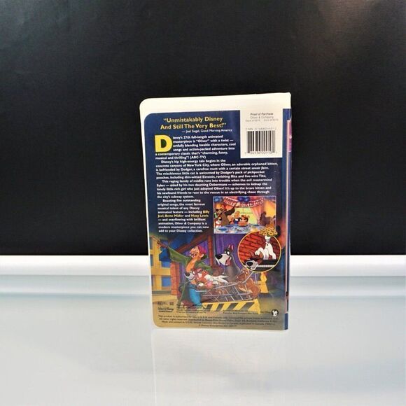 Oliver & Company VHS 1996 Clamshell Disney's Masterpiece Collection - Picture 4 of 6